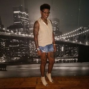 Meet your Posher, Danyelle